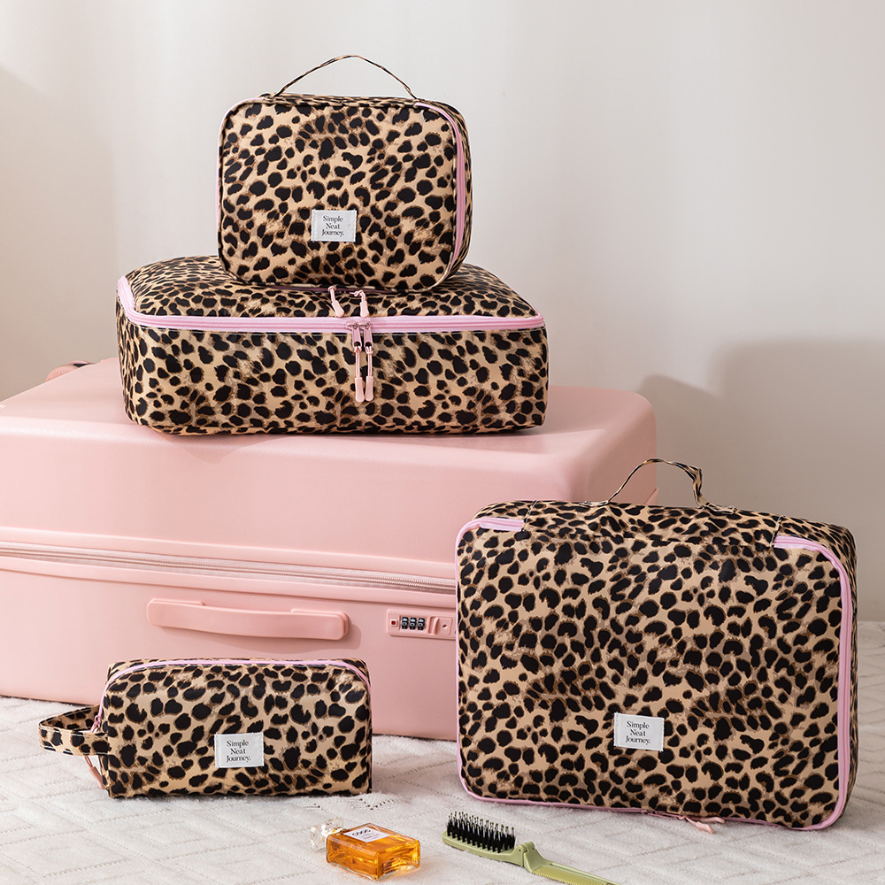 Bolsa de Maquiagem Leopardo, O - Body Jewelry Waterproof avaliação e preço
